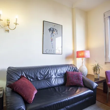 One Step From Av. Liberdade Apartment *
